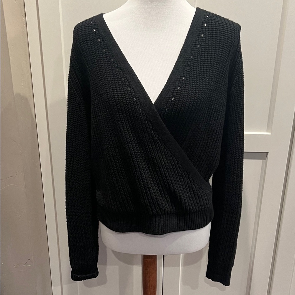Abercrombie & Fitch Black V-Neck Sweater Size XS